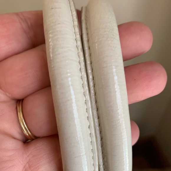 Hobo International White Patent Leather w/ Black Frame Bag clam shell vtg retro - Picture 8 of 16